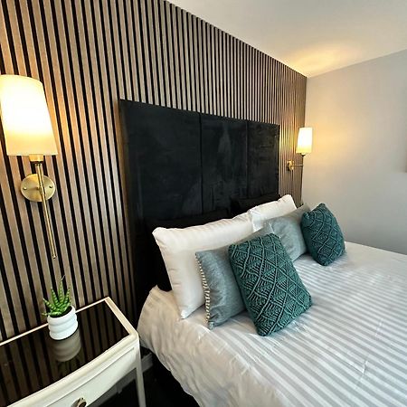Waterside Mufc & Trafford Centre Townhouse 4 Bedroom Free Parking Манчестер Экстерьер фото
